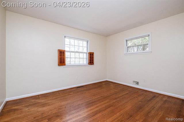 1895 West Bend Drive, Bloomfield Hills, MI 48302