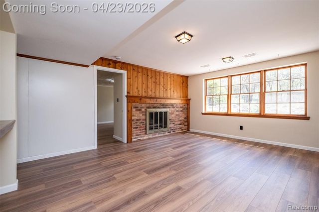 1895 West Bend Drive, Bloomfield Hills, MI 48302