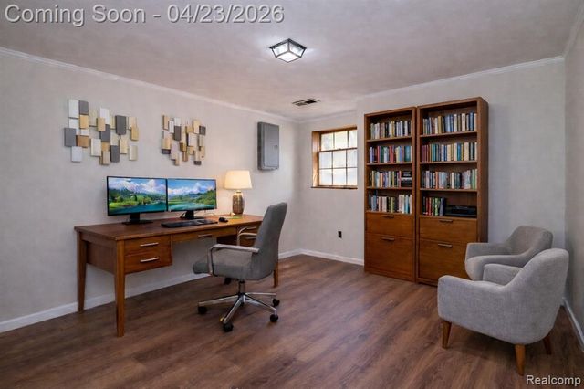 1895 West Bend Drive, Bloomfield Hills, MI 48302