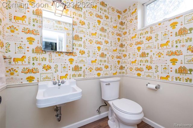 1895 West Bend Drive, Bloomfield Hills, MI 48302