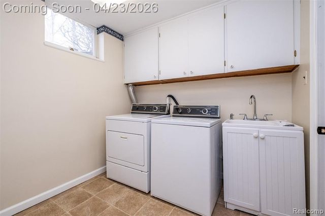 1895 West Bend Drive, Bloomfield Hills, MI 48302