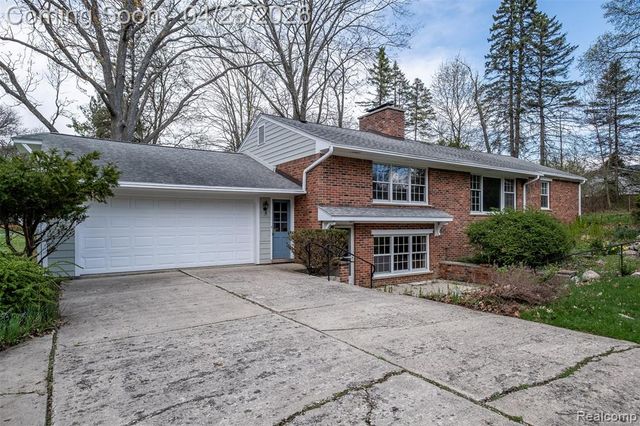 1895 West Bend Drive, Bloomfield Hills, MI 48302