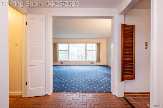 1895 West Bend Drive, Bloomfield Hills, MI 48302