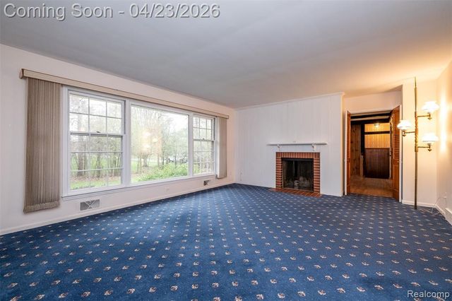 1895 West Bend Drive, Bloomfield Hills, MI 48302