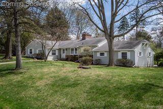 1895 West Bend Drive, Bloomfield Hills, MI 48302