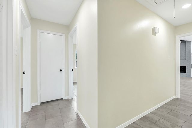 8726 Wildforest Drive, Houston, TX 77088