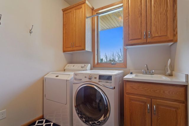 5721 103rd Avenue N, Brooklyn Park, MN 55443