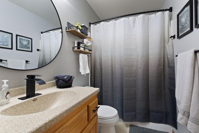 5721 103rd Avenue N, Brooklyn Park, MN 55443