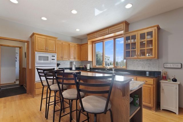 5721 103rd Avenue N, Brooklyn Park, MN 55443