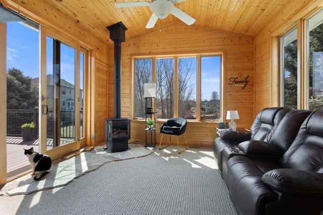 5721 103rd Avenue N, Brooklyn Park, MN 55443