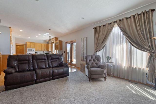 5721 103rd Avenue N, Brooklyn Park, MN 55443