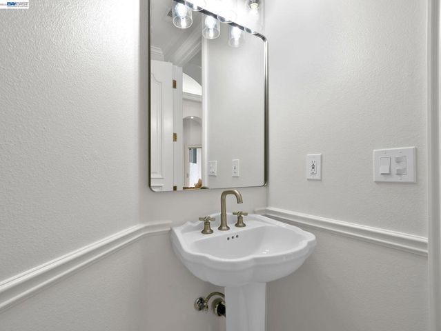 46890 Rancho Higuera Rd, Fremont, CA 94539