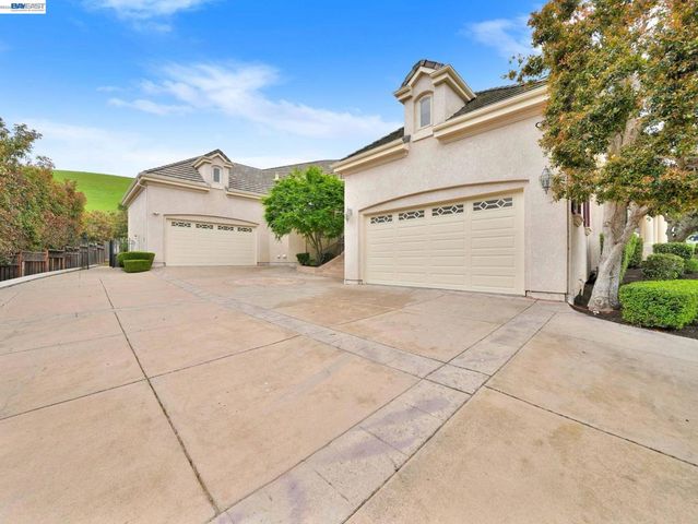46890 Rancho Higuera Rd, Fremont, CA 94539
