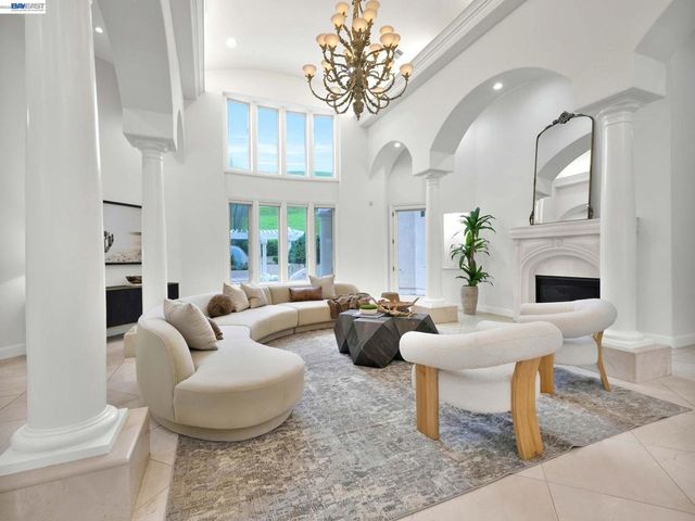 46890 Rancho Higuera Rd, Fremont, CA 94539