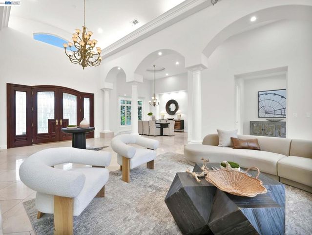 46890 Rancho Higuera Rd, Fremont, CA 94539