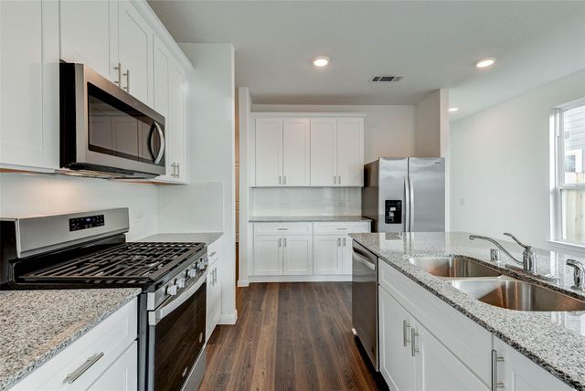 25821 Hedgerow Drive, Magnolia, TX 77355