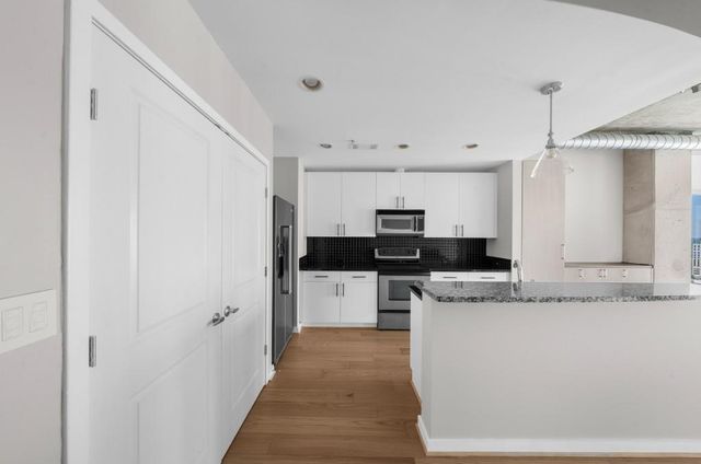 250 Pharr Road NE 1602, Atlanta, GA 30305