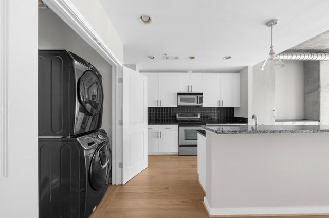 250 Pharr Road NE 1602, Atlanta, GA 30305