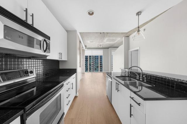 250 Pharr Road NE 1602, Atlanta, GA 30305