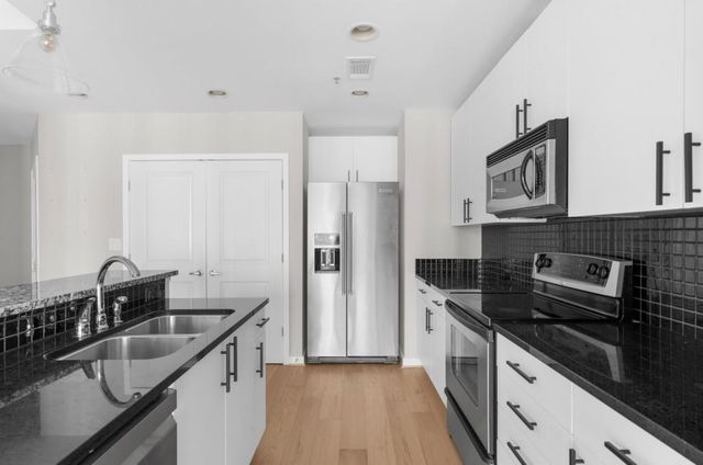 250 Pharr Road NE 1602, Atlanta, GA 30305