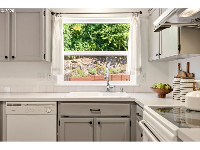 5512 Se 130TH Ave, Portland, OR 97236