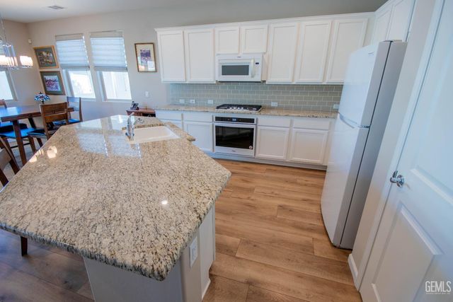 14312 Harborough Drive, Bakersfield, CA 93311