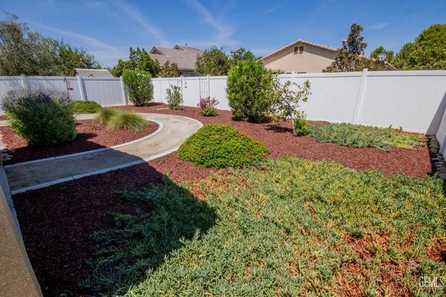 14312 Harborough Drive, Bakersfield, CA 93311