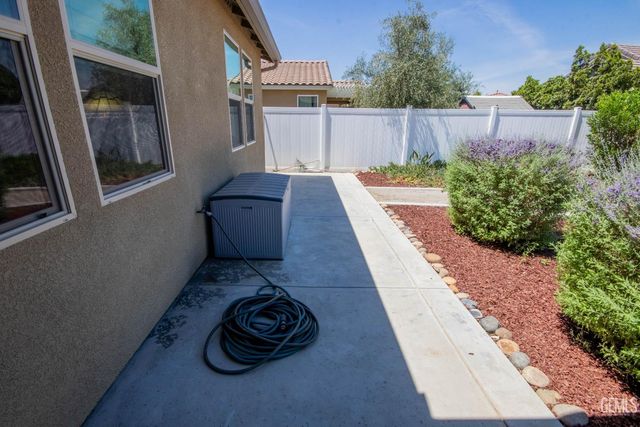 14312 Harborough Drive, Bakersfield, CA 93311