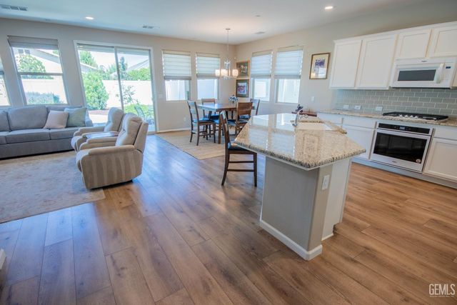 14312 Harborough Drive, Bakersfield, CA 93311