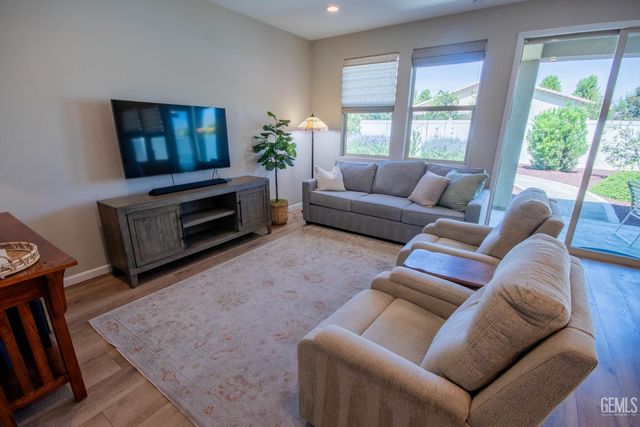 14312 Harborough Drive, Bakersfield, CA 93311