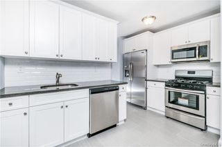 5 Sadore Ln 4L, Yonkers, NY 10710