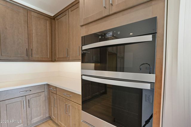 2121 W SONORAN DESERT Drive 126, Phoenix, AZ 85085