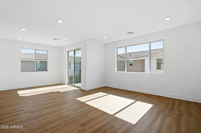 2121 W SONORAN DESERT Drive 126, Phoenix, AZ 85085
