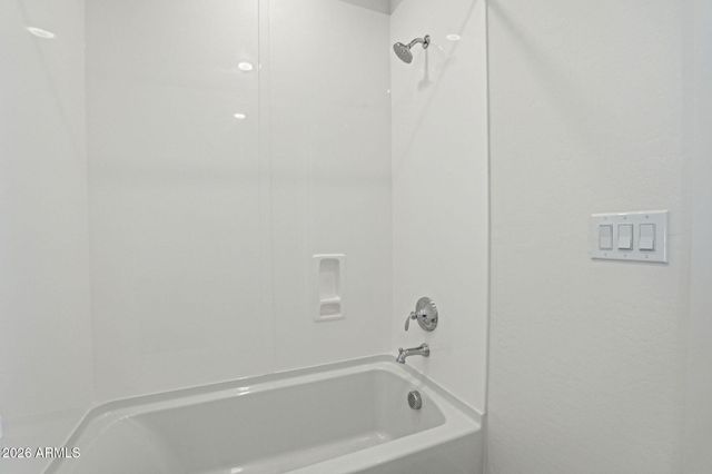 2121 W SONORAN DESERT Drive 126, Phoenix, AZ 85085