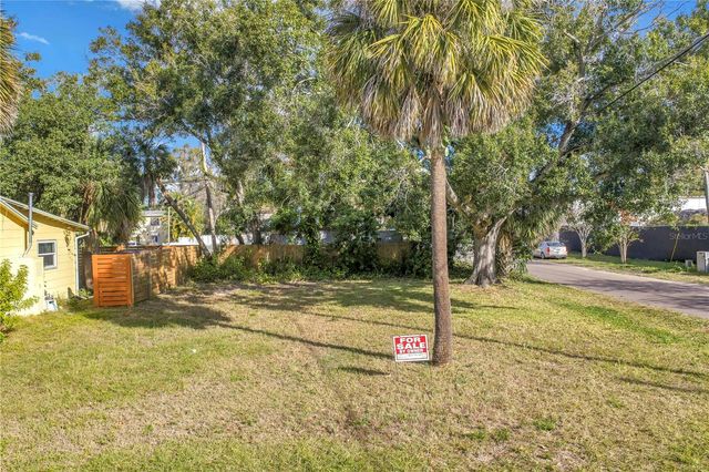 PRESTON AVENUE S, Gulfport, FL 33707