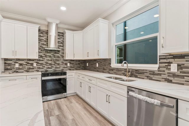 809 W LINEBAUGH AVENUE 1B, Tampa, FL 33612