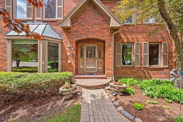 14 Hampton Court, Algonquin, IL 60102