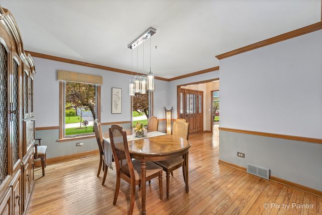 14 Hampton Court, Algonquin, IL 60102