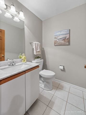 14 Hampton Court, Algonquin, IL 60102