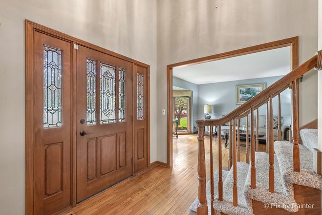 14 Hampton Court, Algonquin, IL 60102