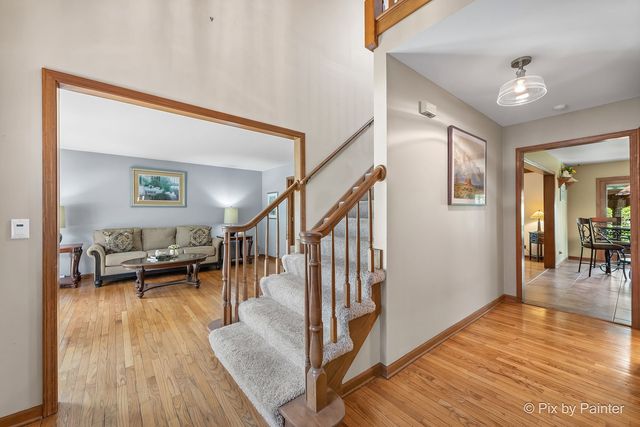 14 Hampton Court, Algonquin, IL 60102