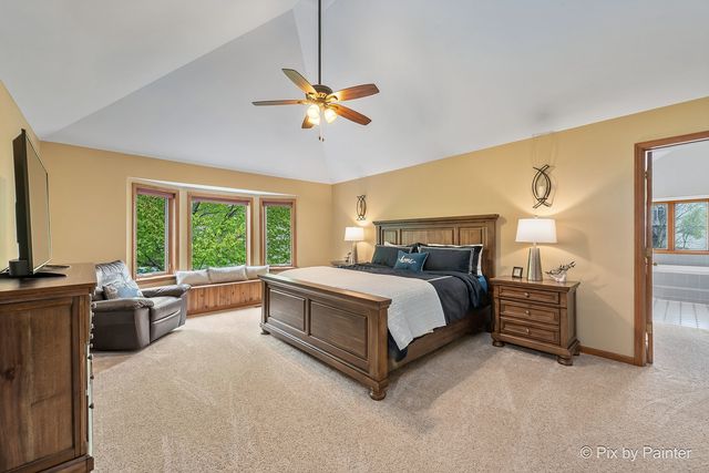 14 Hampton Court, Algonquin, IL 60102