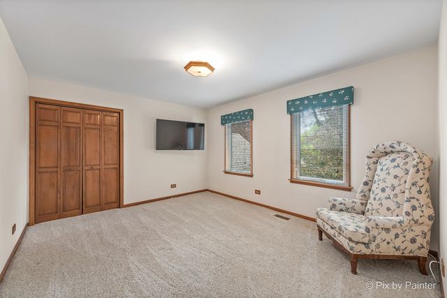 14 Hampton Court, Algonquin, IL 60102