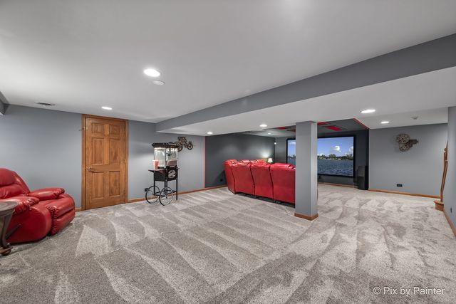 14 Hampton Court, Algonquin, IL 60102