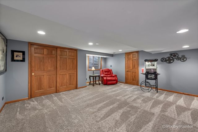 14 Hampton Court, Algonquin, IL 60102