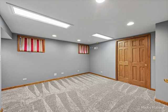 14 Hampton Court, Algonquin, IL 60102