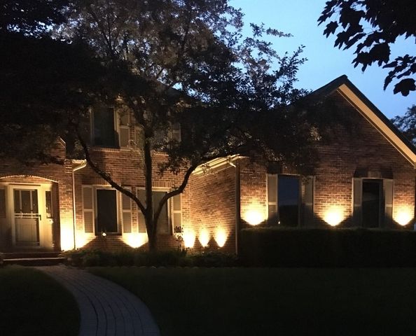 14 Hampton Court, Algonquin, IL 60102
