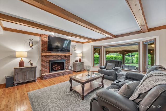 14 Hampton Court, Algonquin, IL 60102