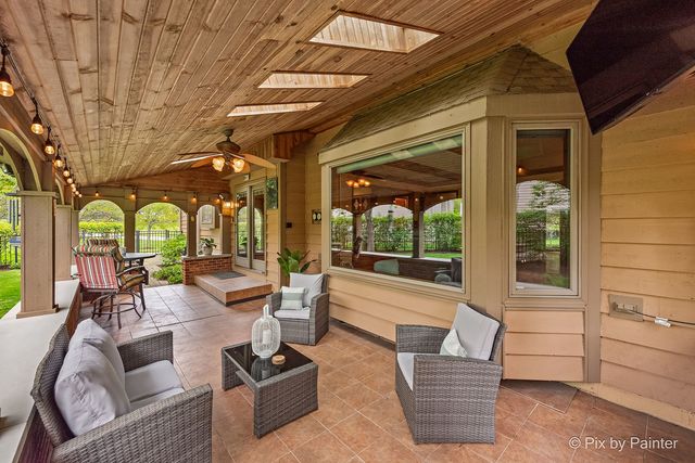 14 Hampton Court, Algonquin, IL 60102
