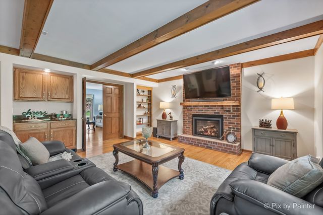14 Hampton Court, Algonquin, IL 60102